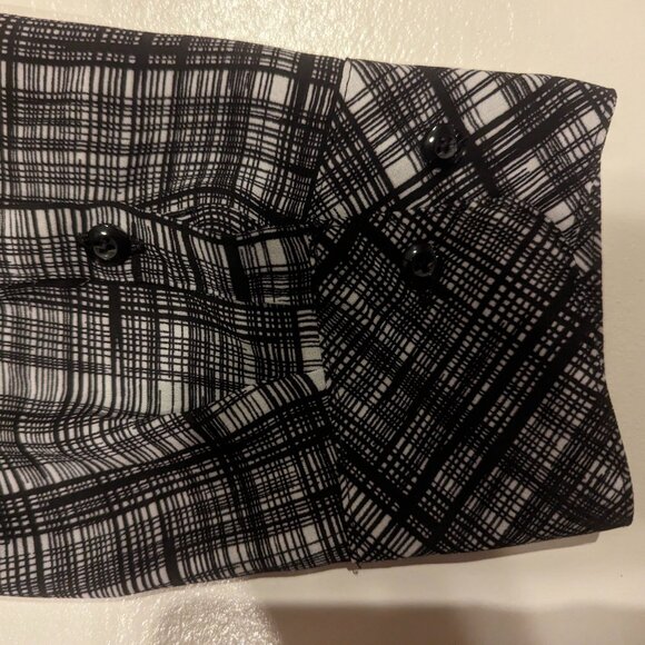 Olivia Investment Size Small (But more like a large) Black/White Blouse - Picture 8 of 14
